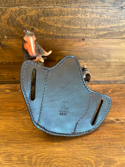 Black crocodile luxury holster (1911)