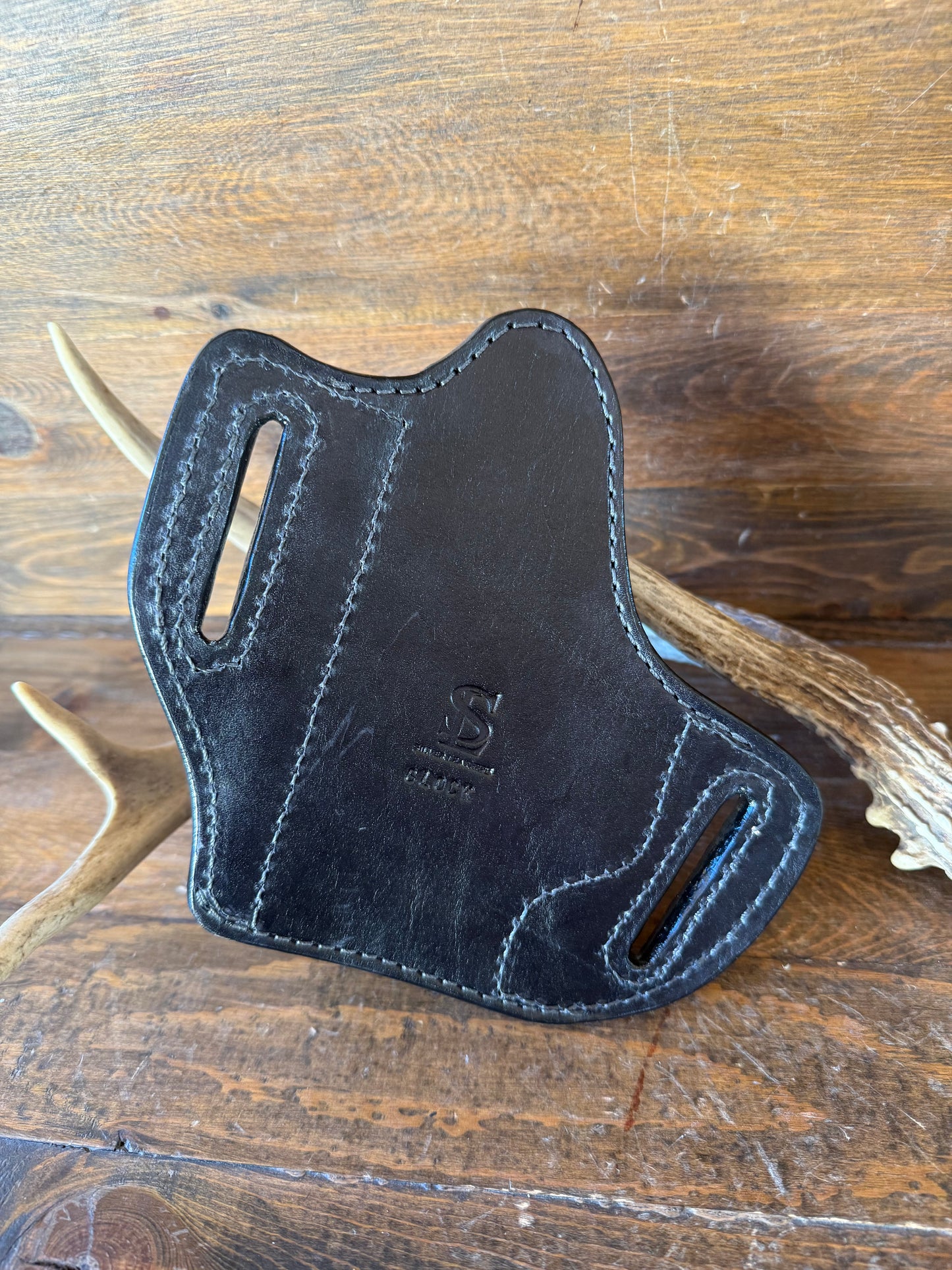 Black ostrich skin holster ( Glock )