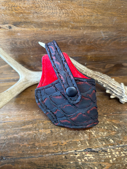 Black Cherry / Red. Pirarucu skin compact holster ( 1911 )