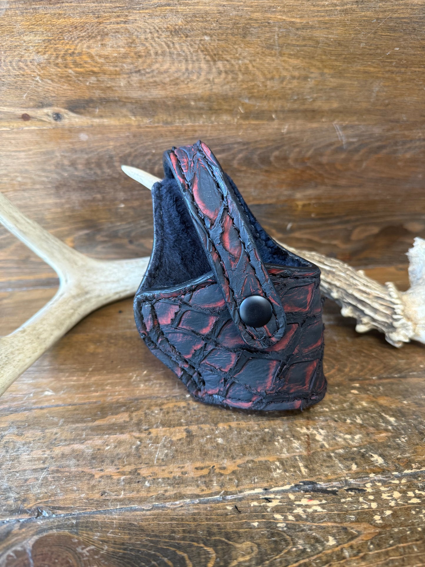 Black Cherry Pirarucu skin Compact Holster ( 1911 )