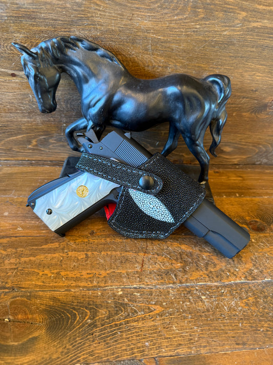 Black/Red stingray skin compact holster ( 1911 )