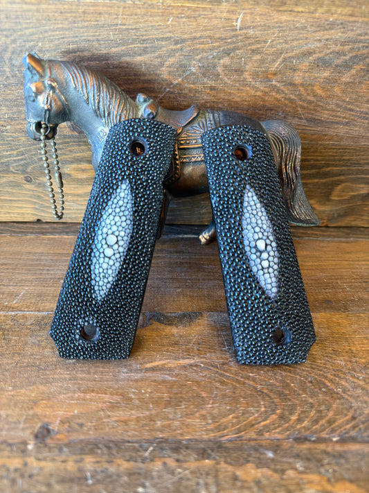 Diamond Stingray skin  luxury grips (1911)