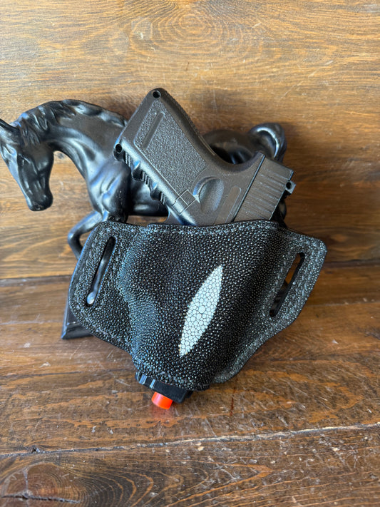 Black stingray skin full holster ( Glock )