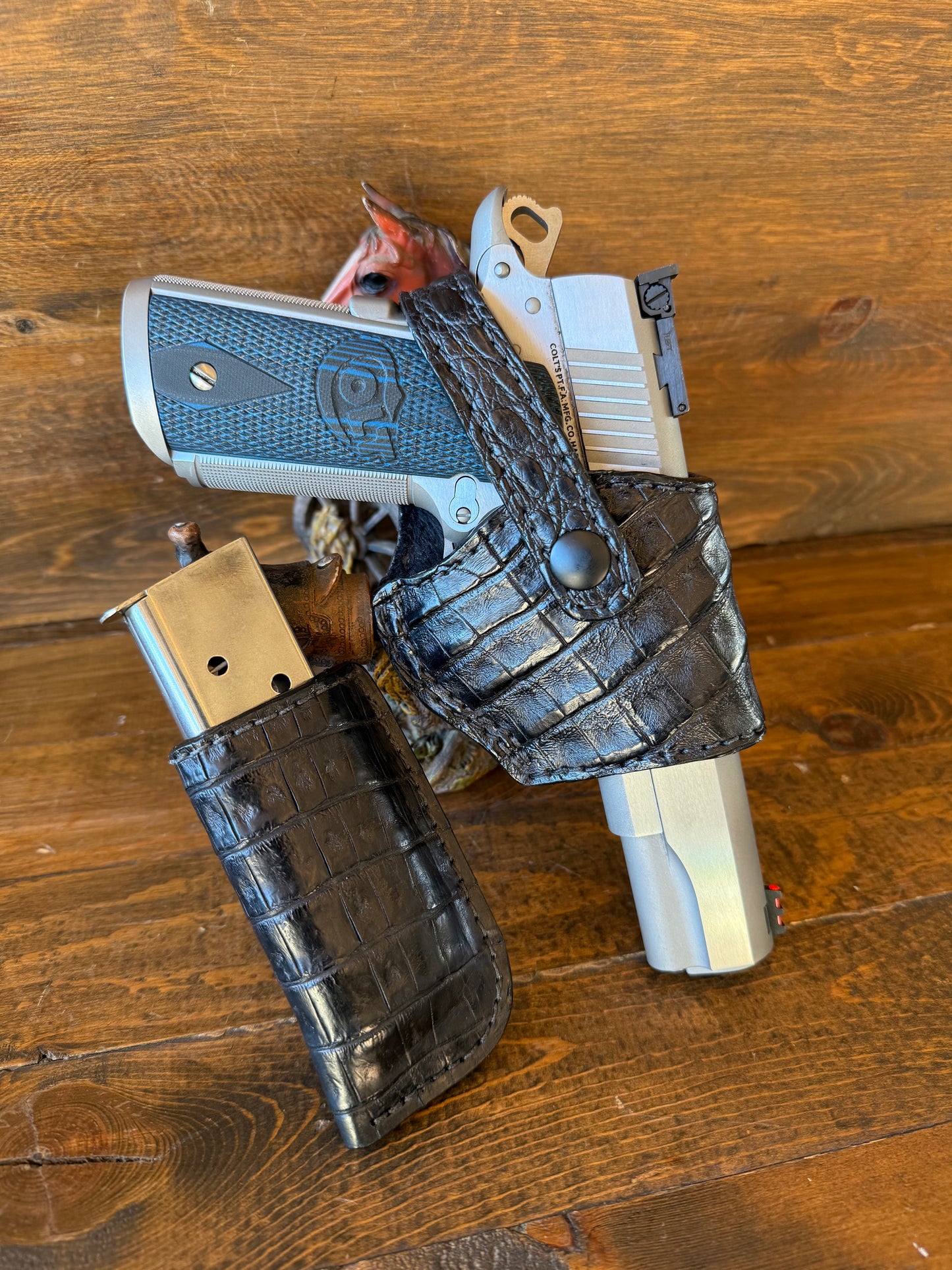 Black crocodile belly compact holster/ 1 magz set (1911)