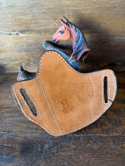 Honey crocodile skin holster (1911)