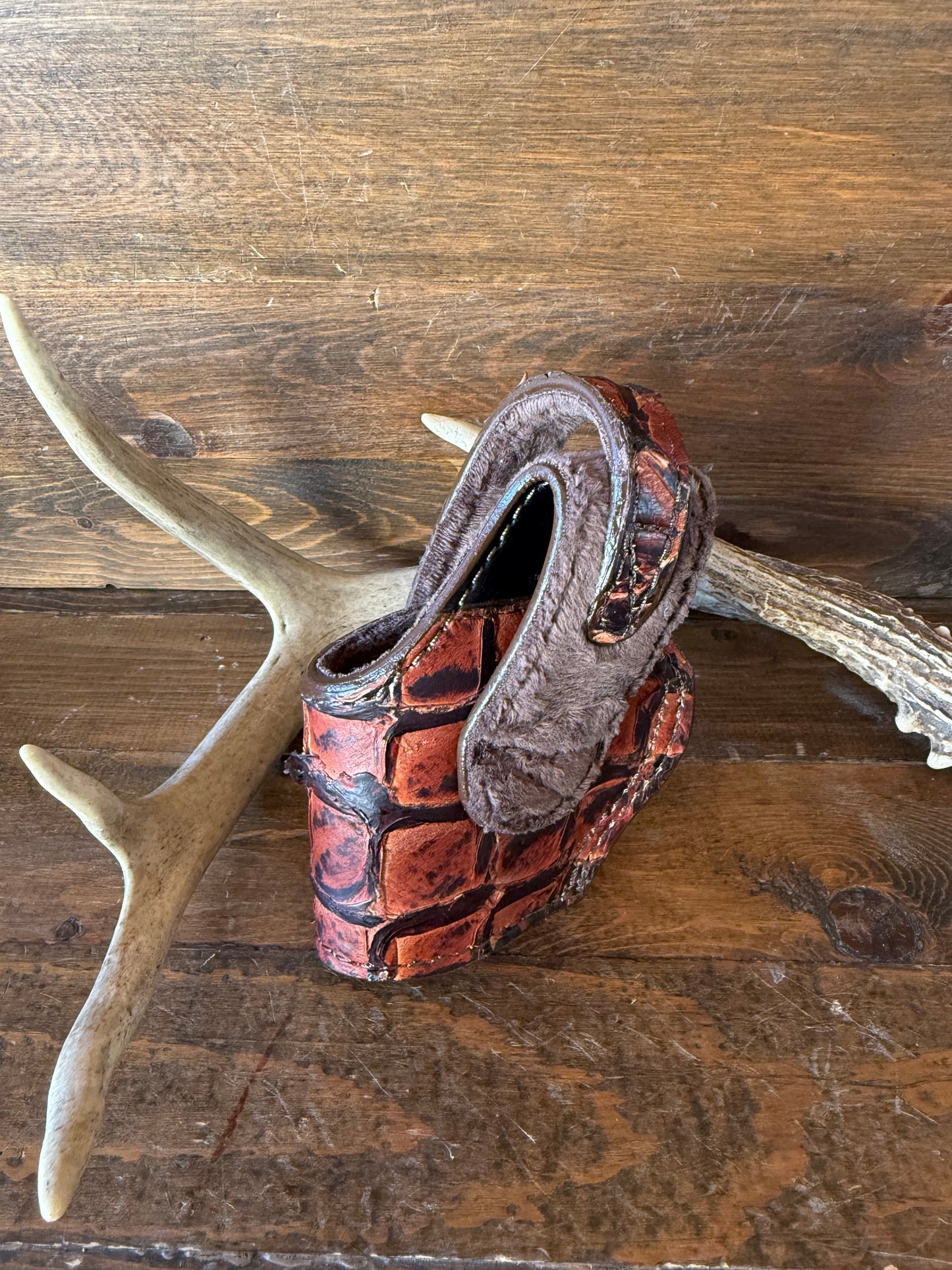Conac/Gold Pirarucu skin compact holster (1911)