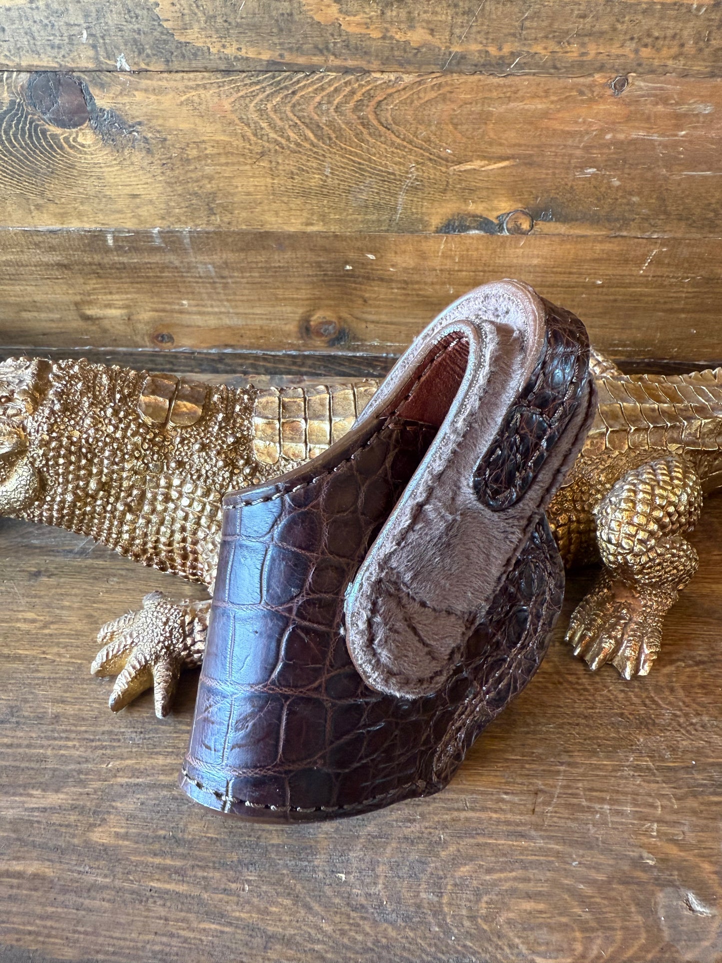 Brown alligator belly compact holster (1911)