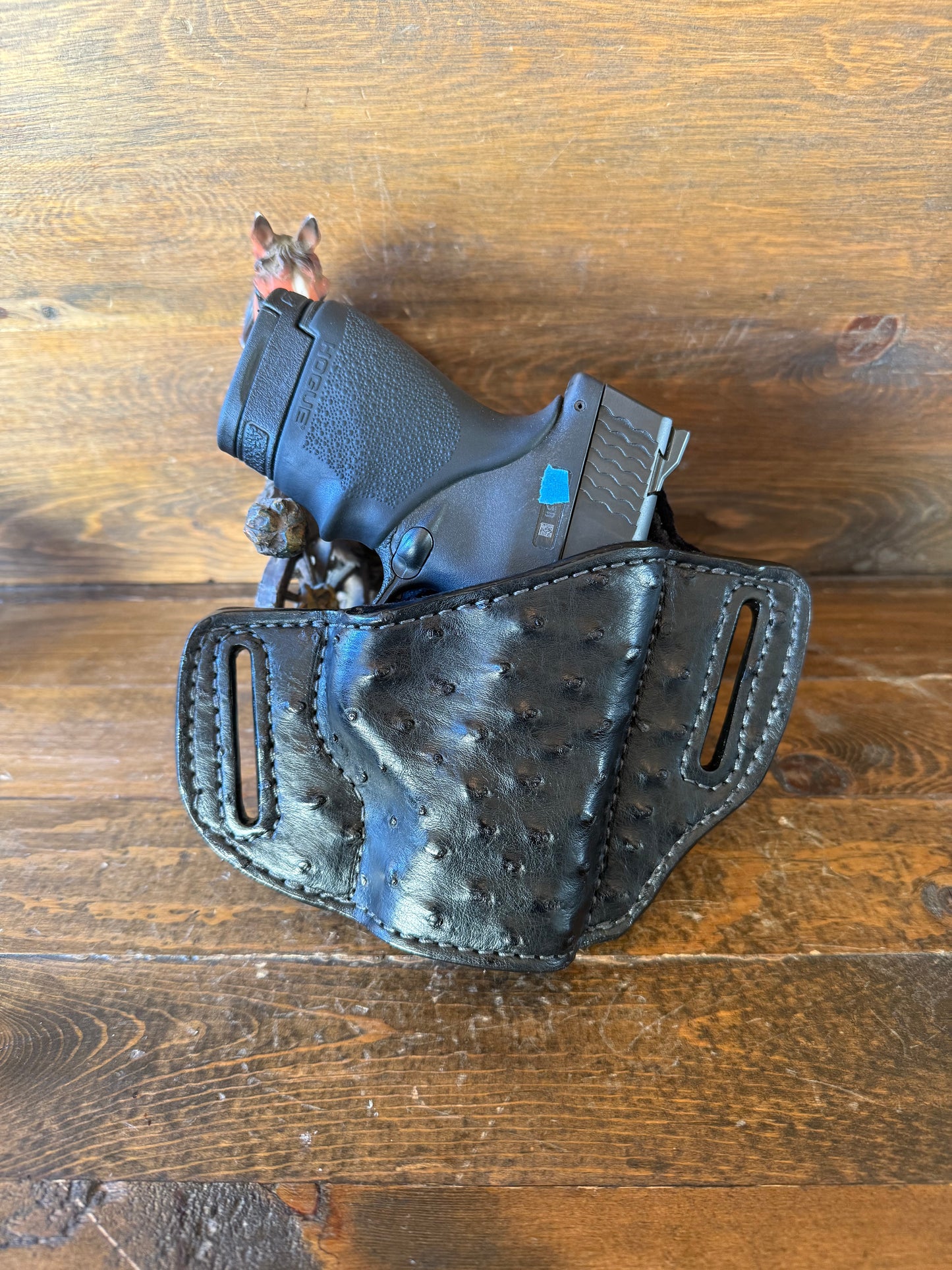 Black ostrich skin holster ( M&P Shields )