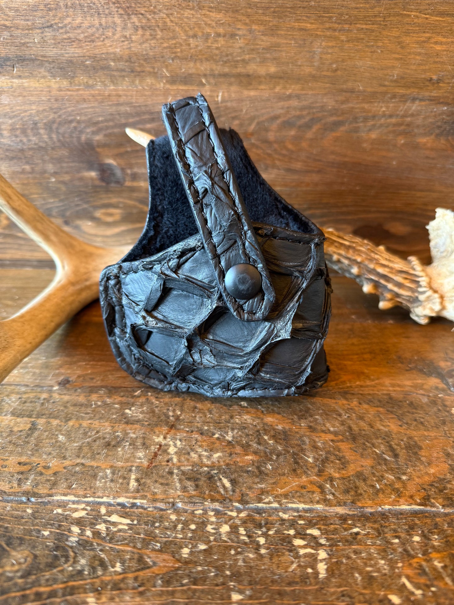 Black Pirarucu skin compact holster (Glock)