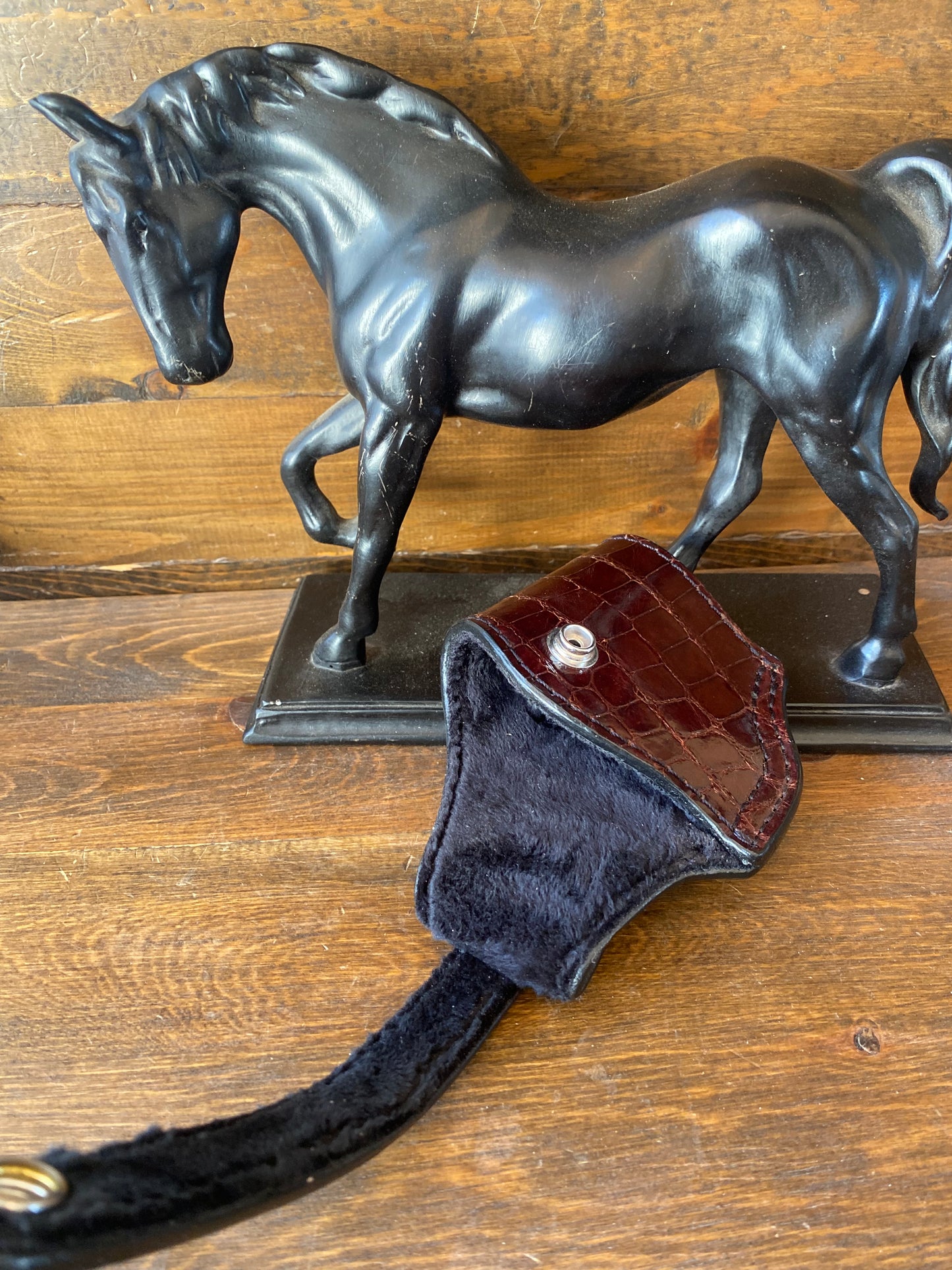 Black cherry alligator compact holster (1911)