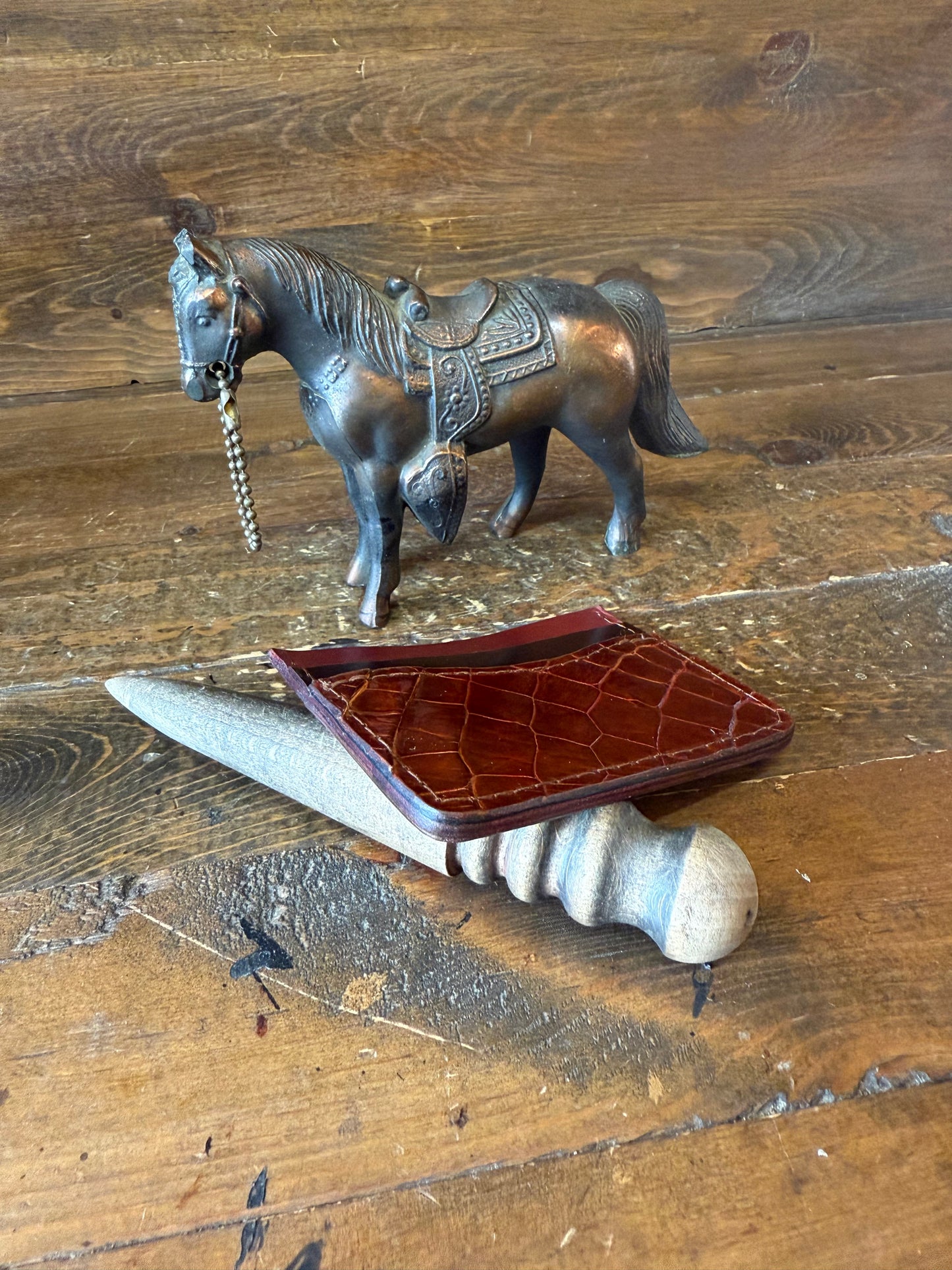 Conac Alligator skin cardholder. / Natural edges