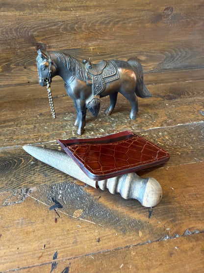 Conac Alligator skin cardholder. / Natural edges