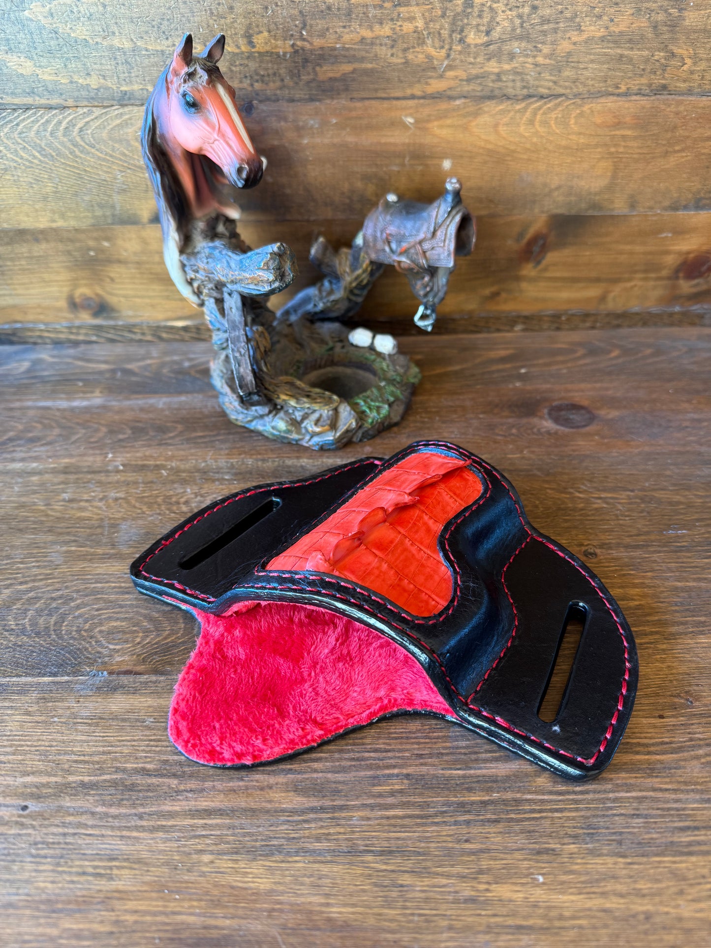 Red/black crocodile tail luxury holster (1911)