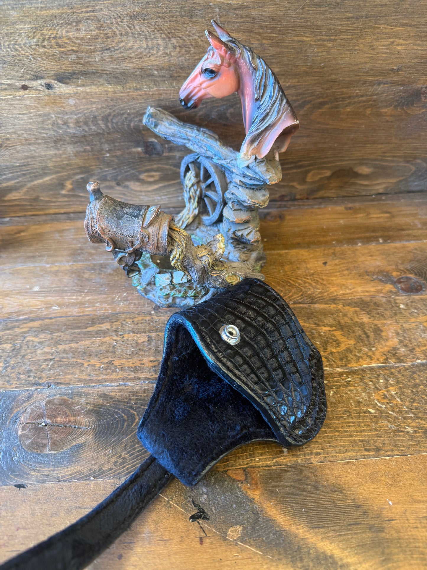 Black/Chrome crocodile compact holster. ( Beretta )