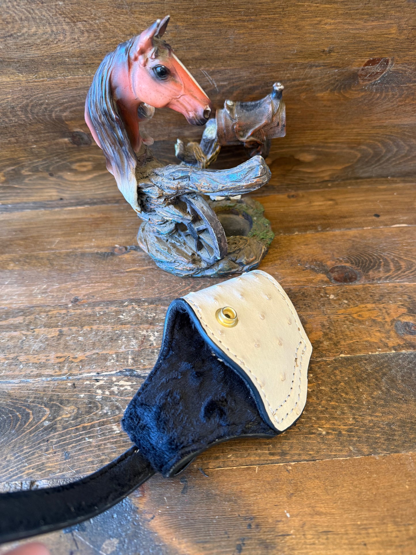 White/bone ostrich compact holster (1911)